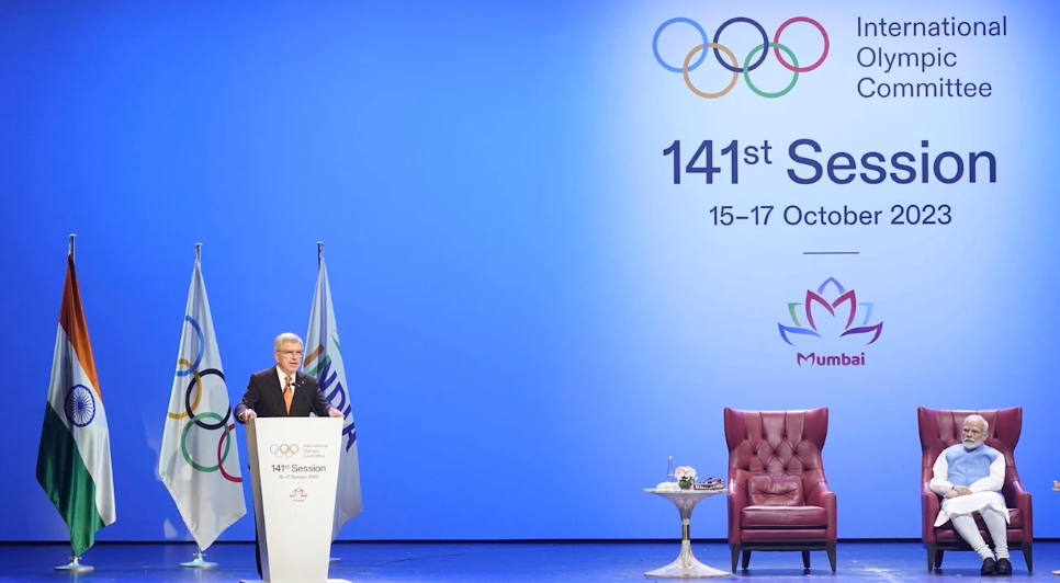 토마스 바흐 IOC위원장이 2023년 10월 15일에서 17일 사이에 인도 뭄바이에서 열린 141차 IOC 회의에서 e스포츠 올림픽 게임을 창설하는 방안을 탐구할 계획이라고 발표했다. (IOC 웹사이트 )